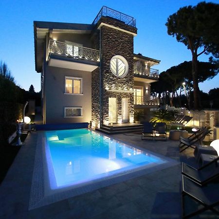 B&B Bellavista Exclusive In Zona Centrale Con Piscina Riscaldata E Jacuzzi Vista Lago Desenzano del Garda Bagian luar foto