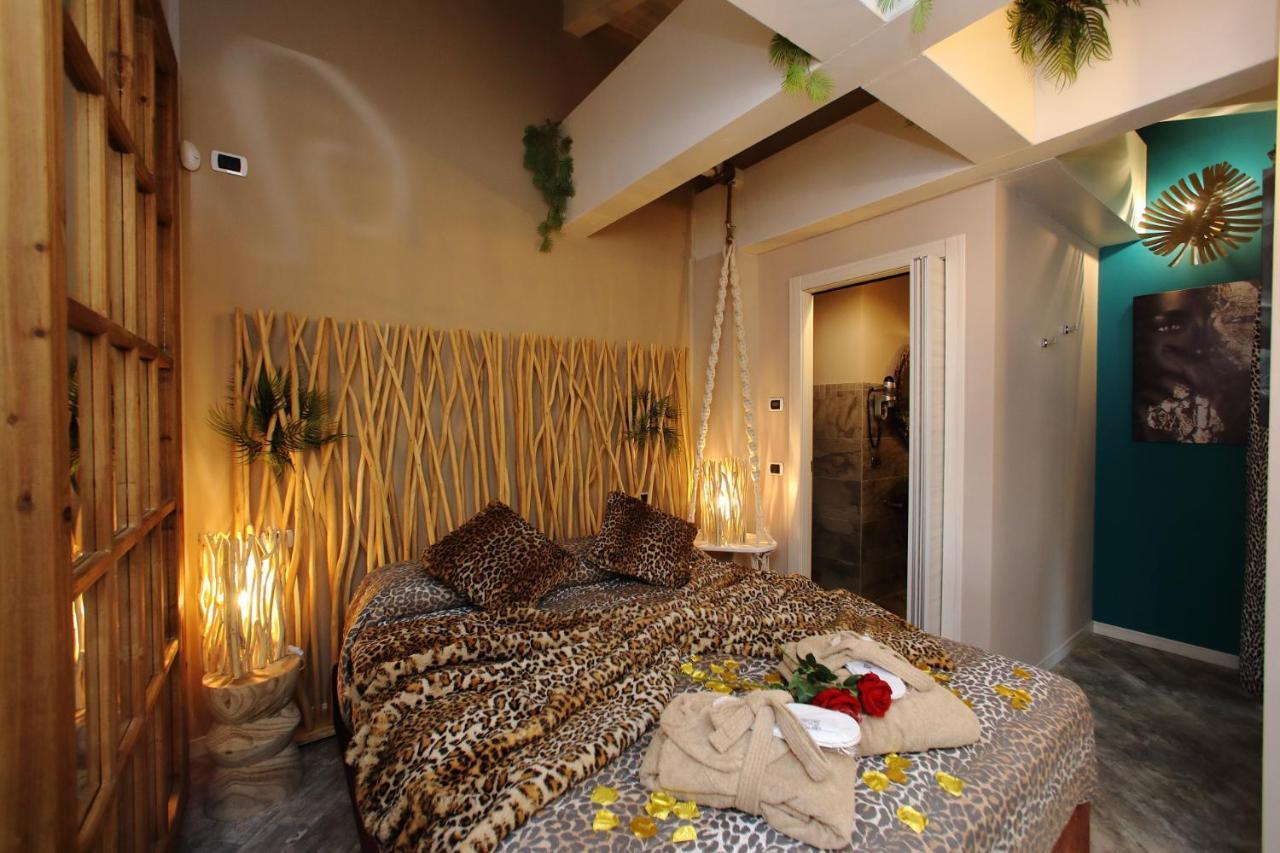 B&B Bellavista Exclusive In Zona Centrale Con Piscina Riscaldata E Jacuzzi Vista Lago Desenzano del Garda Bagian luar foto