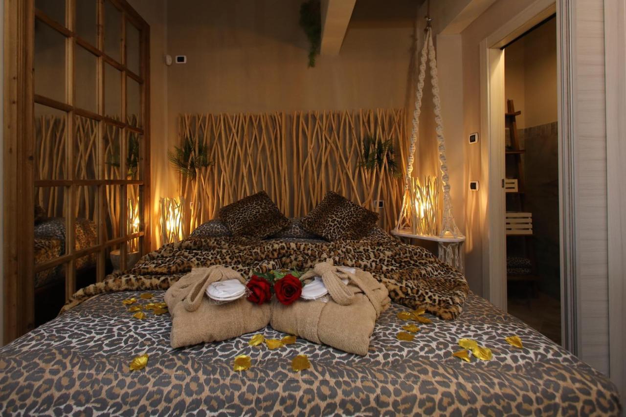 B&B Bellavista Exclusive In Zona Centrale Con Piscina Riscaldata E Jacuzzi Vista Lago Desenzano del Garda Bagian luar foto